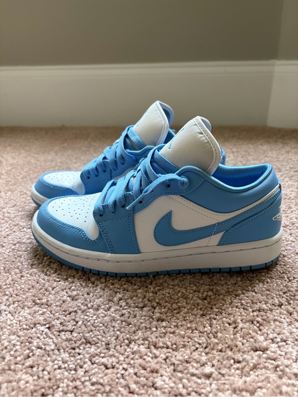 Nike Jordan 1 Lo Sneakers - Size 6.5